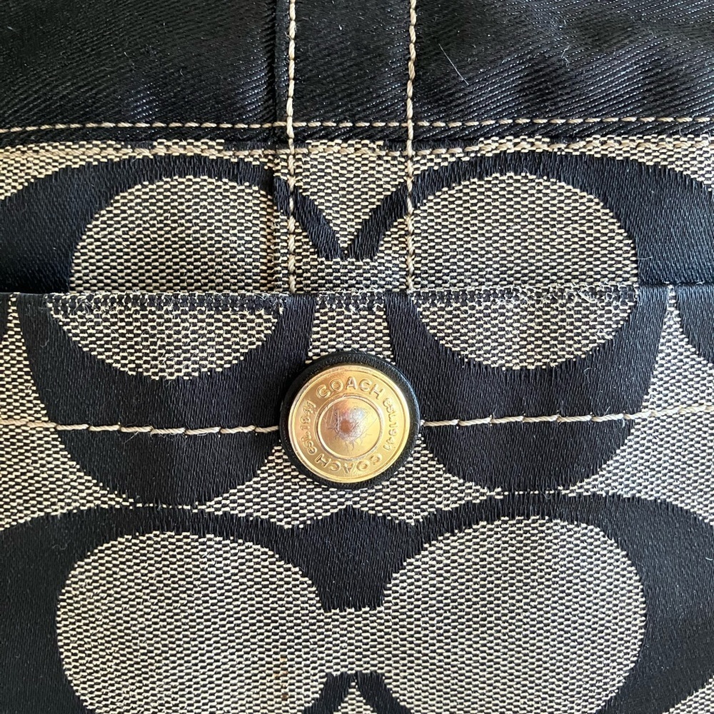 Coach Shoulder Purse Vintage Black Gray Gold Canvas Leather Jacquard. 9”x13” - Picture 4 of 12